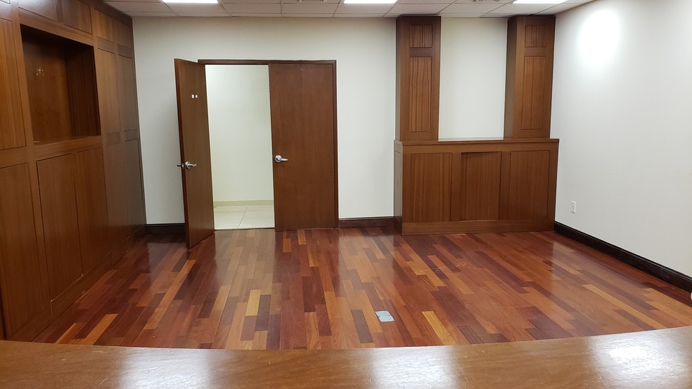 More Photos Of 71 S Central Ave, Valley Stream Office For Sale