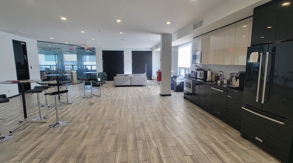 More Photos Of 1014 Stanley Ave, Brooklyn Warehouse For Lease