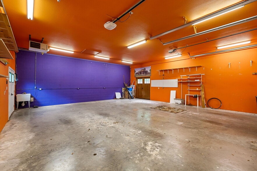 More Photos Of 1515 E Belt Line Rd, Carrollton Office Residential For Sale