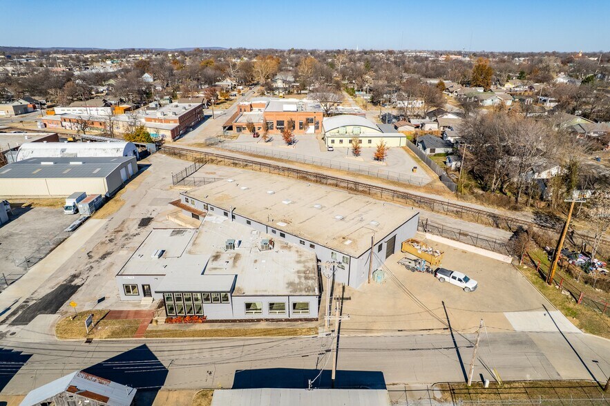 More Photos Of 2005 E 7th Pl, Tulsa Warehouse For Lease