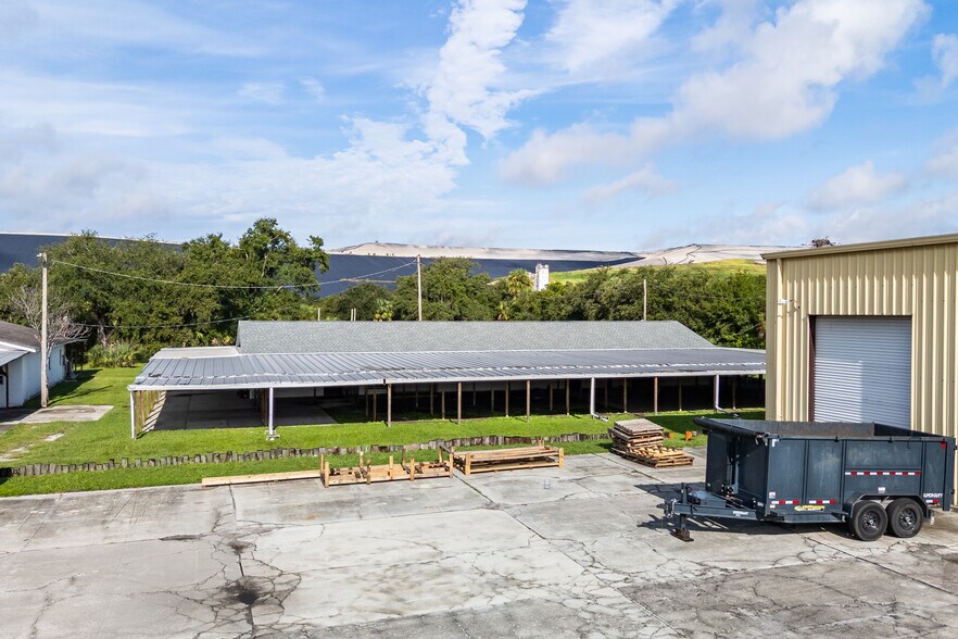 More Photos Of 6901 S 78th St, Riverview Warehouse For Lease