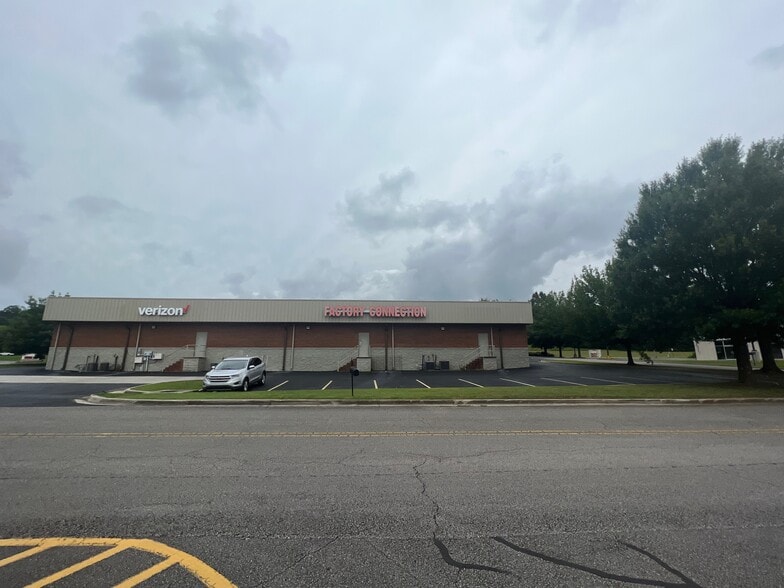 More Photos Of 24919 John T Reid Pky, Scottsboro Storefront For Lease