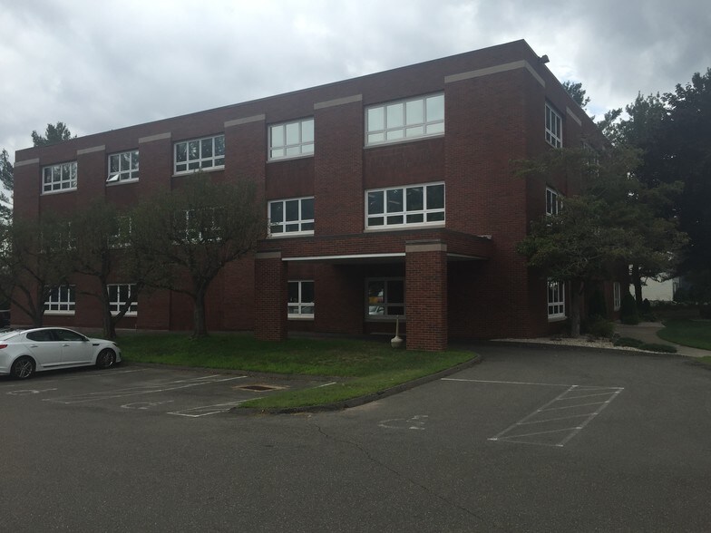 More Photos Of 750 Old Main St, Rocky Hill Medical For Sale