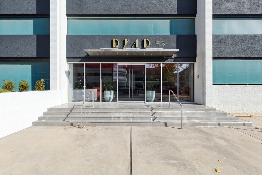 More Photos Of 3626 N Hall St, Dallas Office For Lease