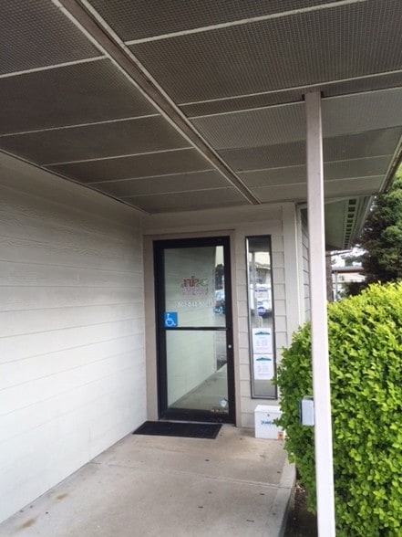 More Photos Of 17175 SW Tualatin Valley Hwy, Beaverton Unknown For Lease