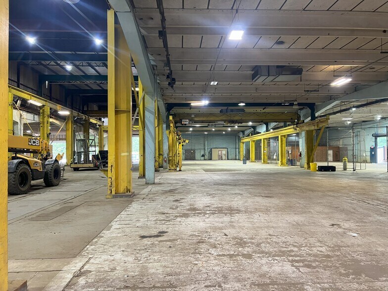More Photos Of 5030 Flournoy Lucas Rd, Shreveport Manufacturing For Lease
