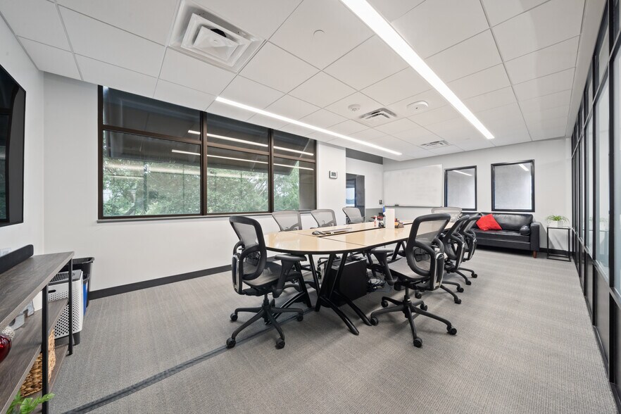 More Photos Of 7620 Guadalupe St, Austin Office For Lease