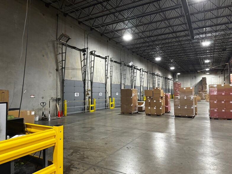 More Photos Of 3500 Flanders Dr, Ardmore Distribution For Lease