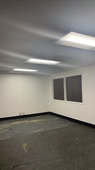 More Photos Of 1040-1050 S Olive St, Los Angeles General Retail For Sale