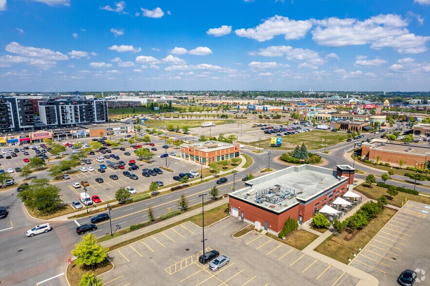 More Photos Of 2800-2860 Prom Saint-Honoré, Boisbriand Unknown For Lease