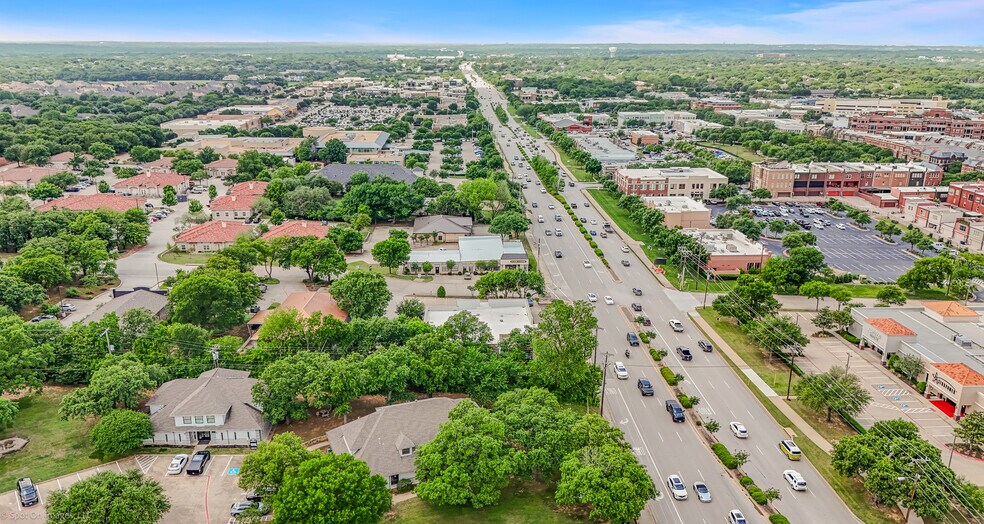 More Photos Of 1695 E Southlake Blvd, Southlake Freestanding For Lease