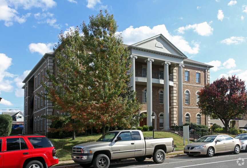 More Photos Of 1222 16th Ave S, Nashville Office For Lease