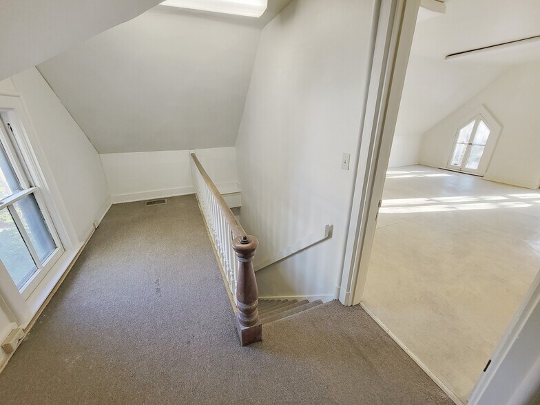 More Photos Of 1730 Madison Rd, Cincinnati Office For Sale