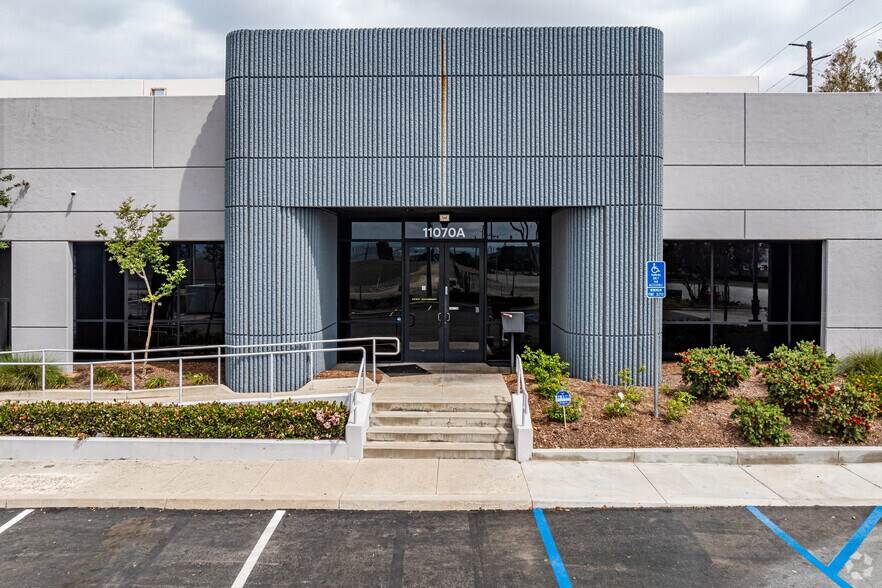 More Photos Of 11070 Mulberry Ave, Fontana Warehouse For Lease
