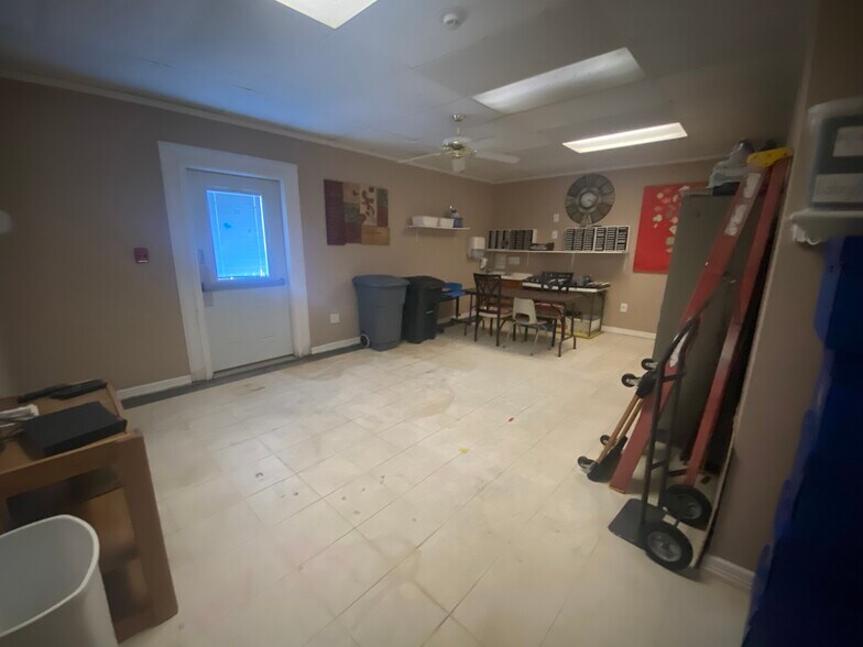 More Photos Of 111 W 5th St, Tyler Loft Creative Space For Sale