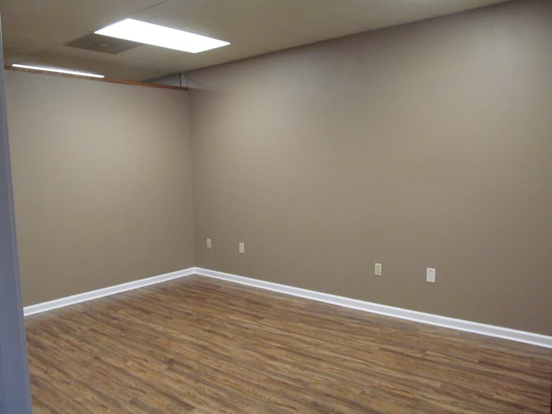 More Photos Of 4797-4803 Cuba-Millington Rd, Millington Medical For Lease
