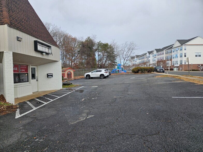 More Photos Of 14900 Cloverdale Rd, Dale City Daycare Center For Lease