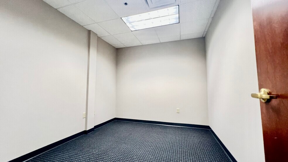 More Photos Of 46 Technology Pky S, Norcross Loft Creative Space For Lease