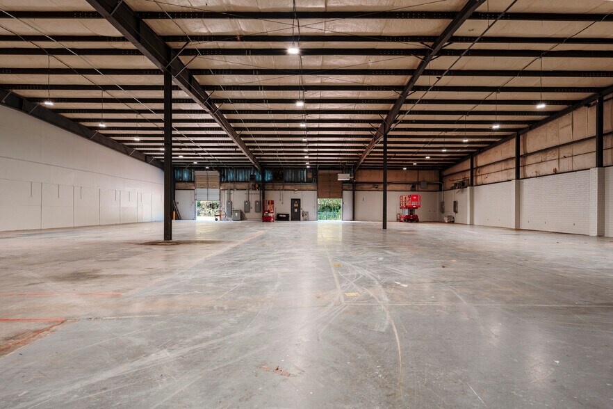 More Photos Of 510 Corliss St, Greensboro Light Manufacturing For Lease