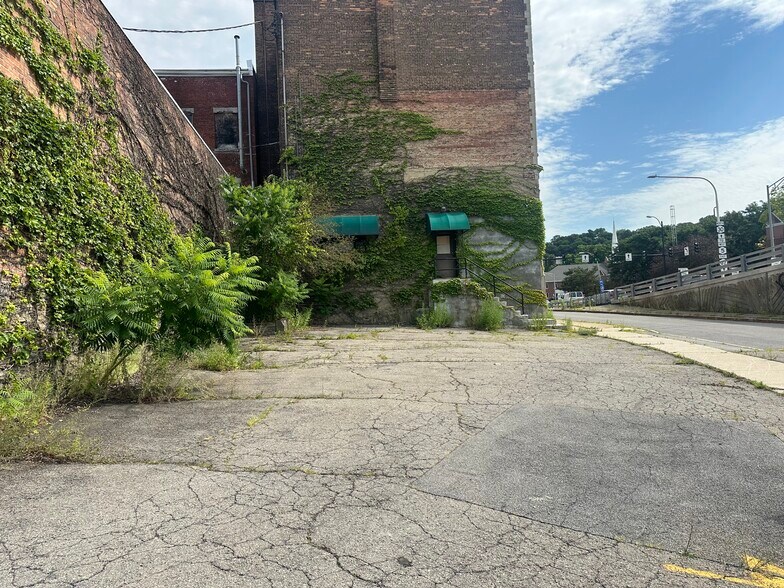 More Photos Of 49 E Main St, Amsterdam Office For Sale