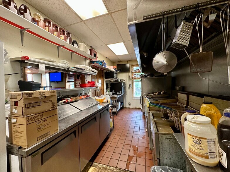 More Photos Of 324 W Broadway Ave, Fulton Storefront Retail Residential For Sale