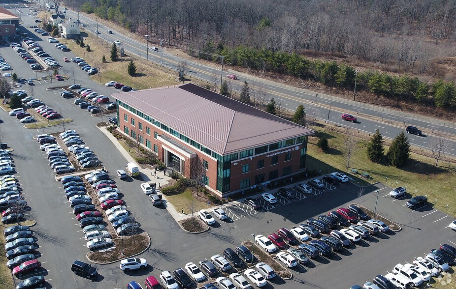 More Photos Of 499 Farmington Ave, Farmington Medical For Lease