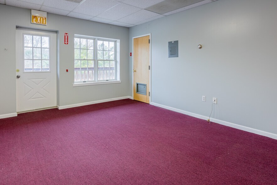 More Photos Of 1590-1610 Union Valley Rd, West Milford Freestanding For Lease