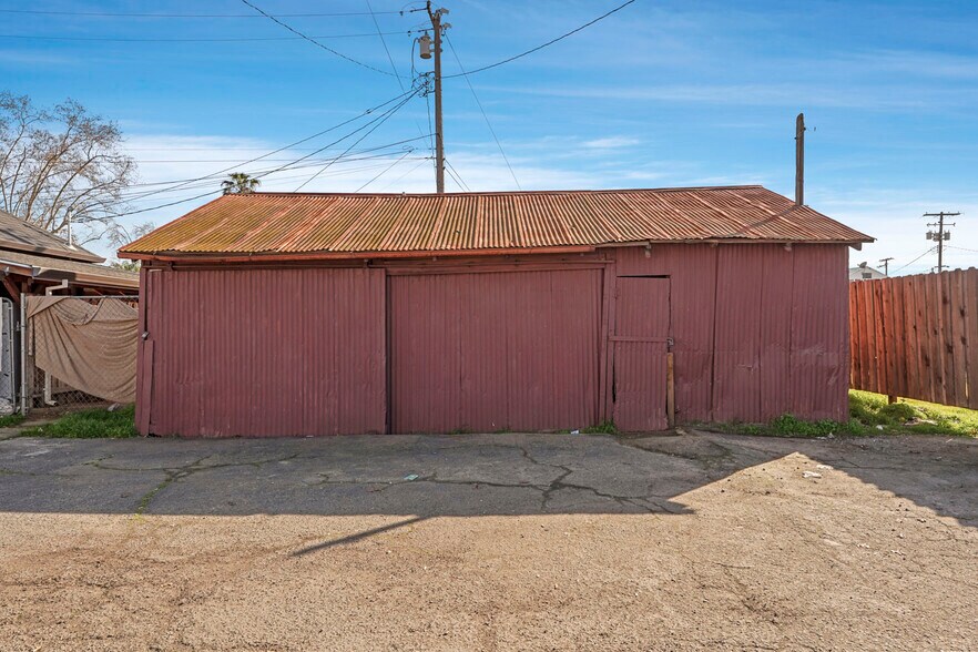 More Photos Of 104 E Lodi Ave, Lodi Storefront Retail Office For Sale