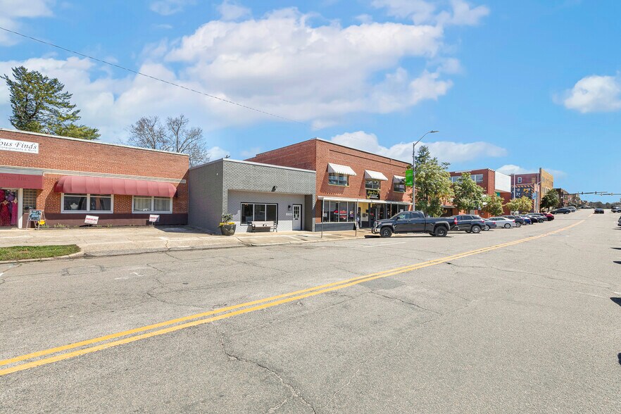 More Photos Of 150 N Steele St, Sanford Office For Sale