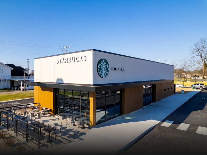 Primary Photo Of 747 N Main St, Shelbyville Fast Food For Sale