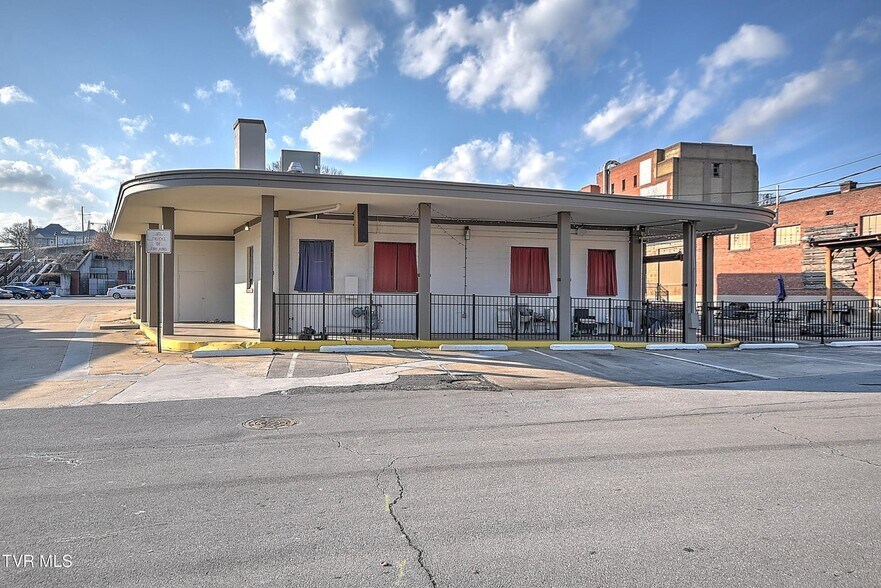 More Photos Of 171 Piedmont Ave, Bristol General Retail For Sale