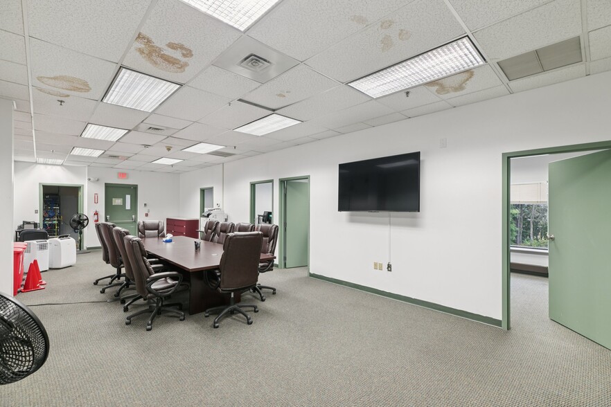 More Photos Of 380 Willow Springs Ln, York Refrigeration Cold Storage For Lease