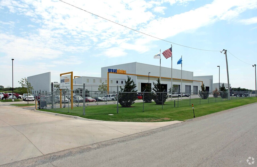 Primary Photo Of 3401 S Radio Rd, El Reno Light Manufacturing For Sale