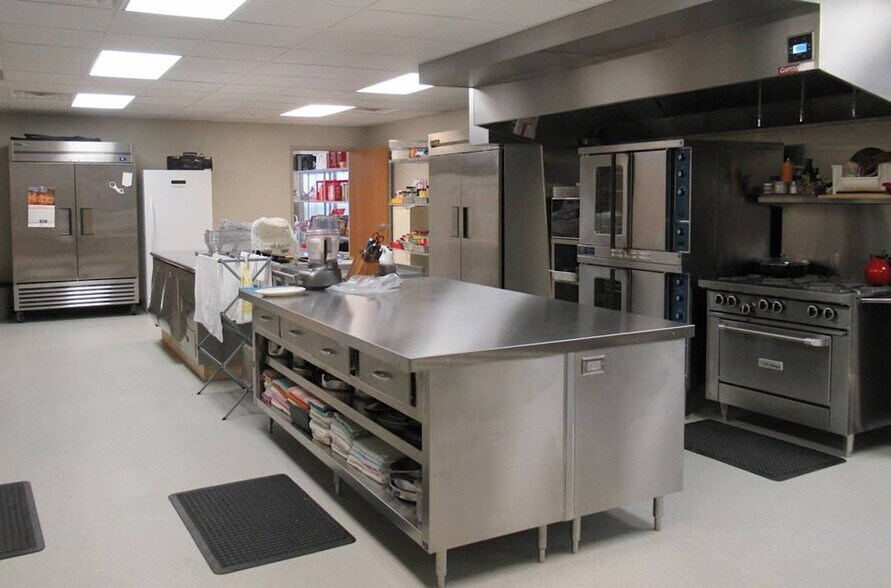More Photos Of 2408 W Heading Ave, West Peoria Healthcare For Sale