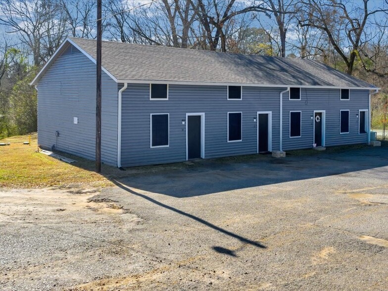 More Photos Of 15890 N US Highway 59, Garrison Apartments For Sale