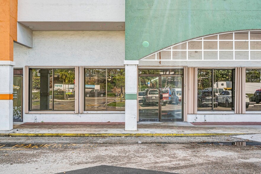 More Photos Of 4720-4796 NW 167th St, Miami Gardens Storefront Retail Office For Lease