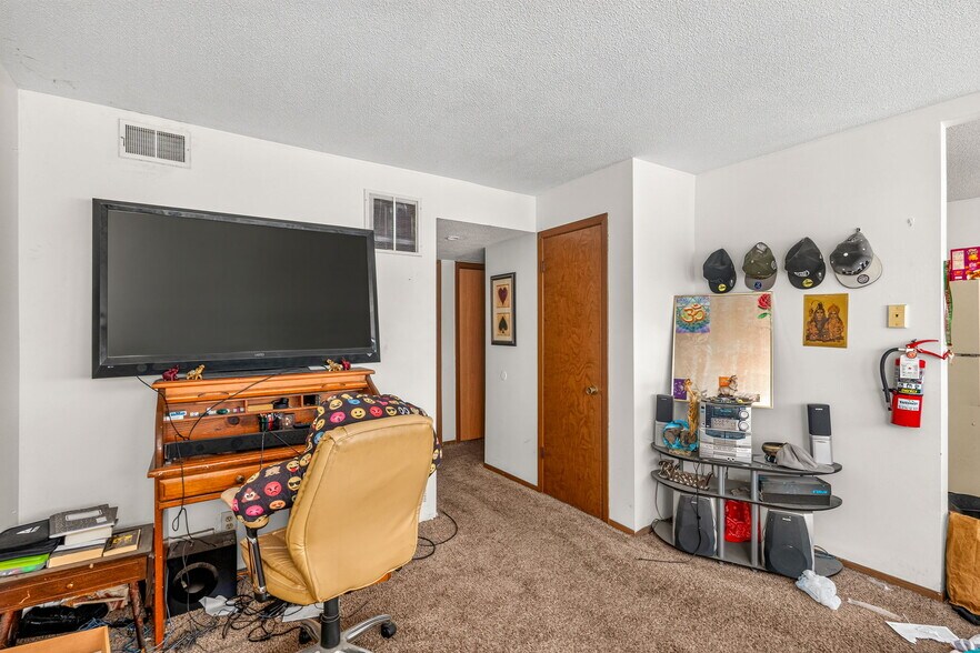 More Photos Of 875-885 25th St, Lincoln Apartments For Sale