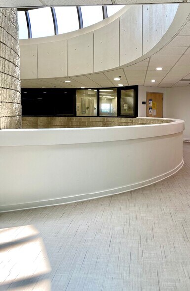 More Photos Of 7100 W 20th Ave, Hialeah Medical For Lease