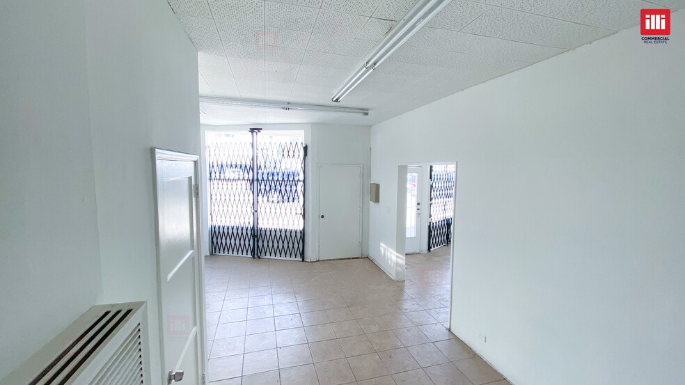More Photos Of 21528 1/2-21530 Ventura Blvd, Woodland Hills Freestanding For Lease