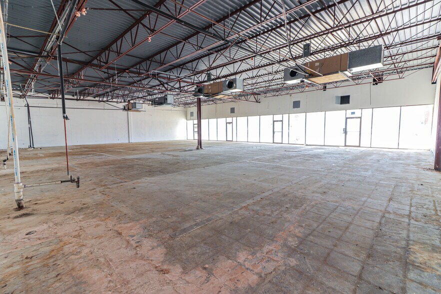 More Photos Of 2301 Central Dr, Bedford Unknown For Lease