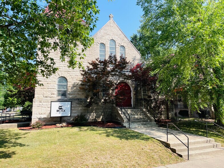 More Photos Of 1601 NE Madison Ave, Peoria Religious Facility For Sale