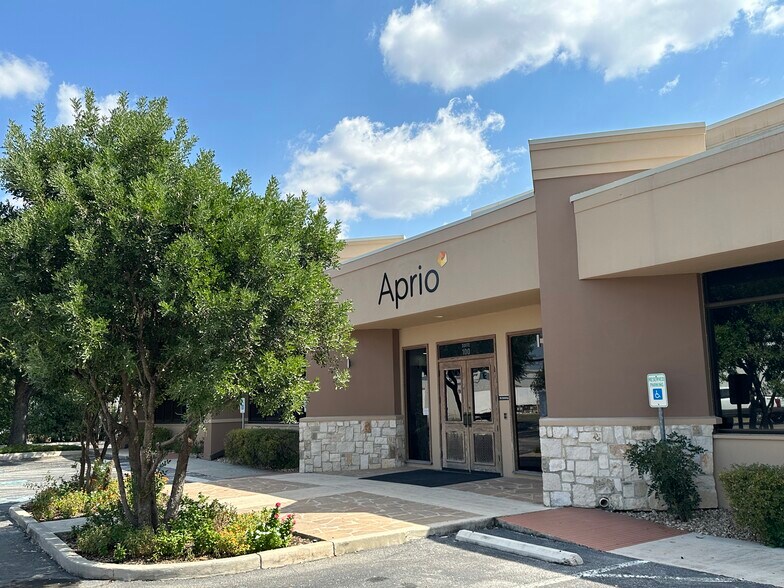 More Photos Of 922 Isom Rd, San Antonio Office For Sale