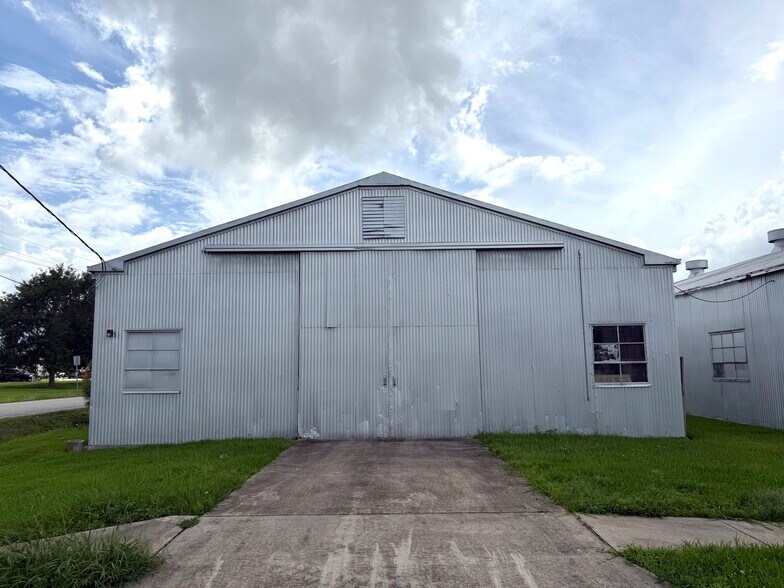 More Photos Of 2995 S 4th St, Beaumont Unknown For Lease