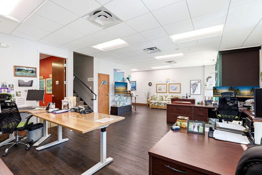 More Photos Of 6881 Kingspointe Pky, Orlando Flex For Sale