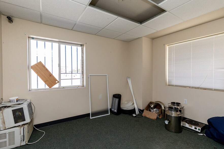 More Photos Of 43 N Silicon Dr, Pueblo Warehouse For Sale
