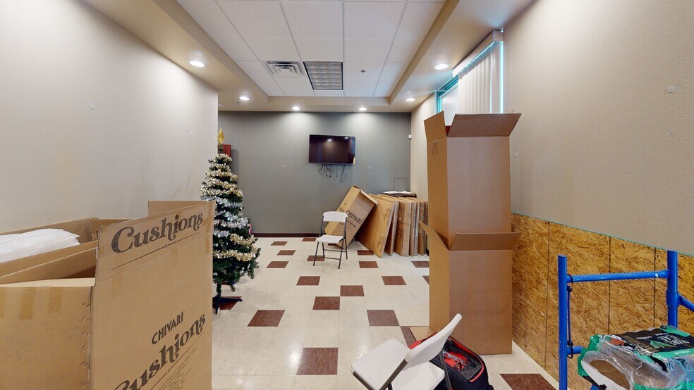 More Photos Of 5105 Camino Al Norte Rd, North Las Vegas Office For Lease