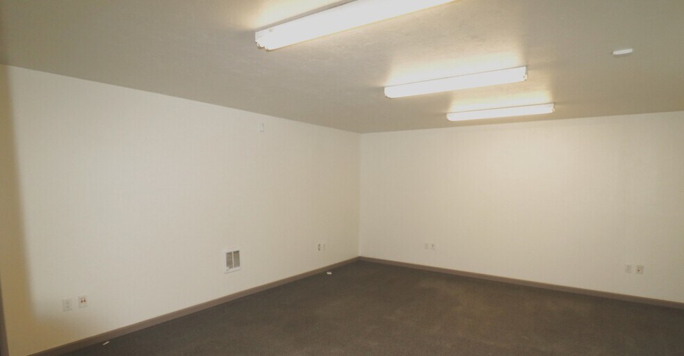 More Photos Of 2011 Industrial Rd, Cortez Manufacturing For Lease