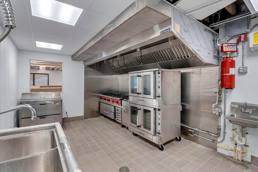 More Photos Of 1760 SW 22 St, Coral Gables Restaurant For Lease