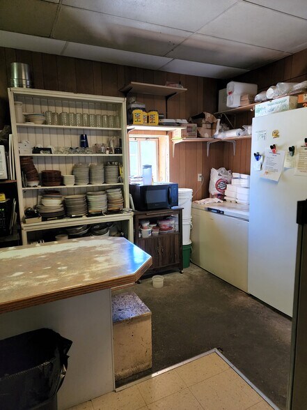 More Photos Of 121 S Perkins Ave, Madrid Restaurant For Sale