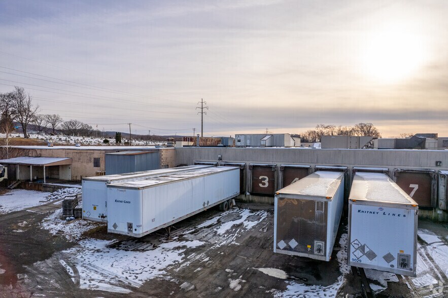 More Photos Of 733 Davis St, Scranton Industrial For Sale